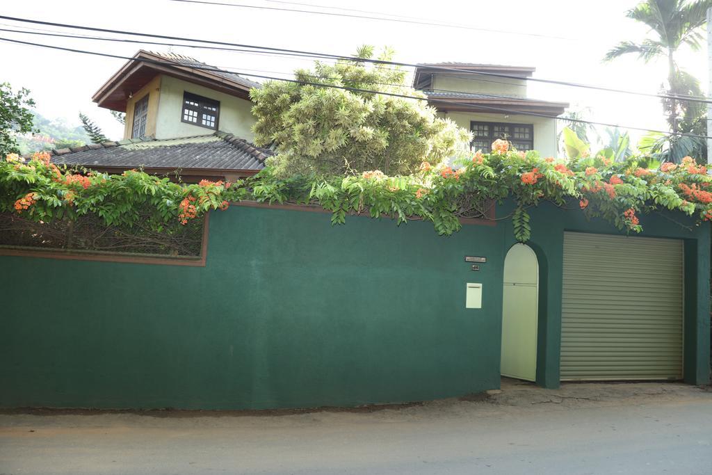Glory Homestay Kandy Esterno foto