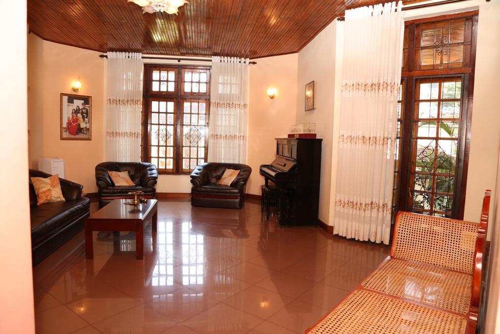 Glory Homestay Kandy Esterno foto