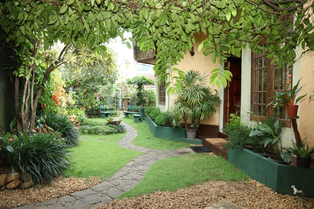 Glory Homestay Kandy Esterno foto