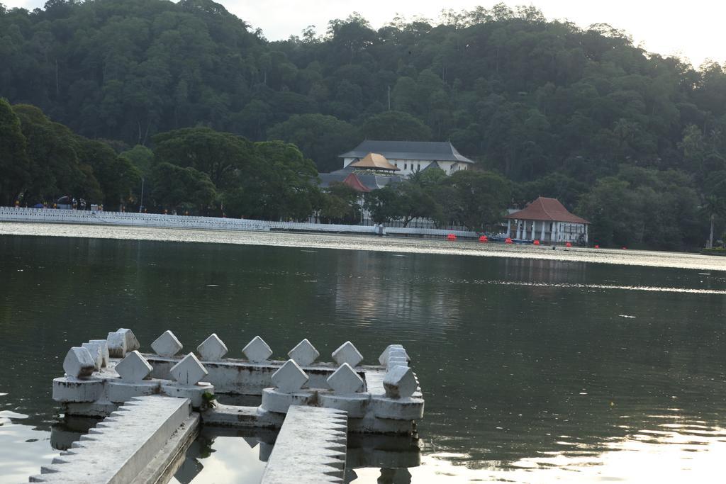Glory Homestay Kandy Esterno foto